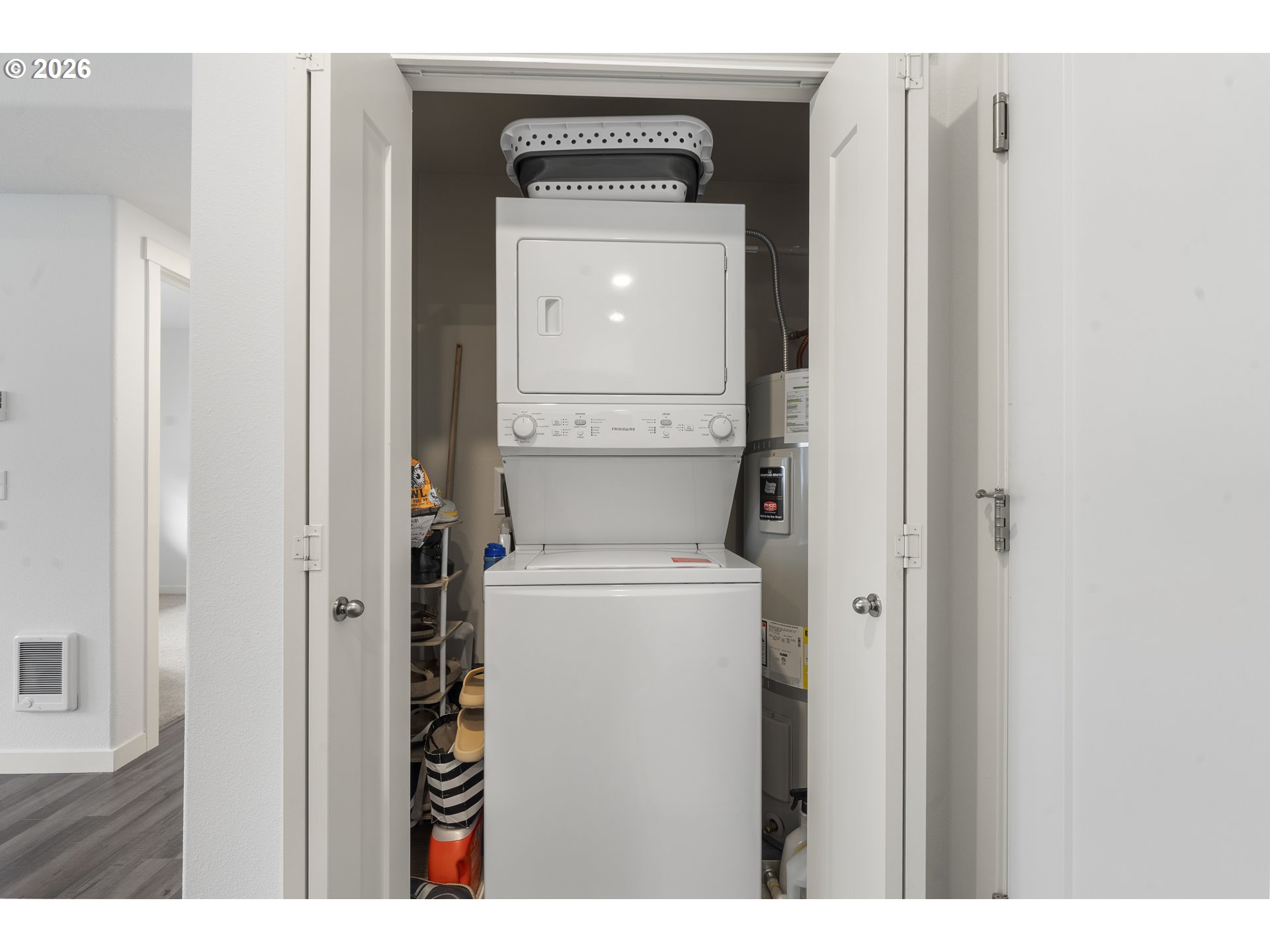 17137 Southwest Appledale Road Beaverton, OR 97007 - Photo 20 of 28 Laundry