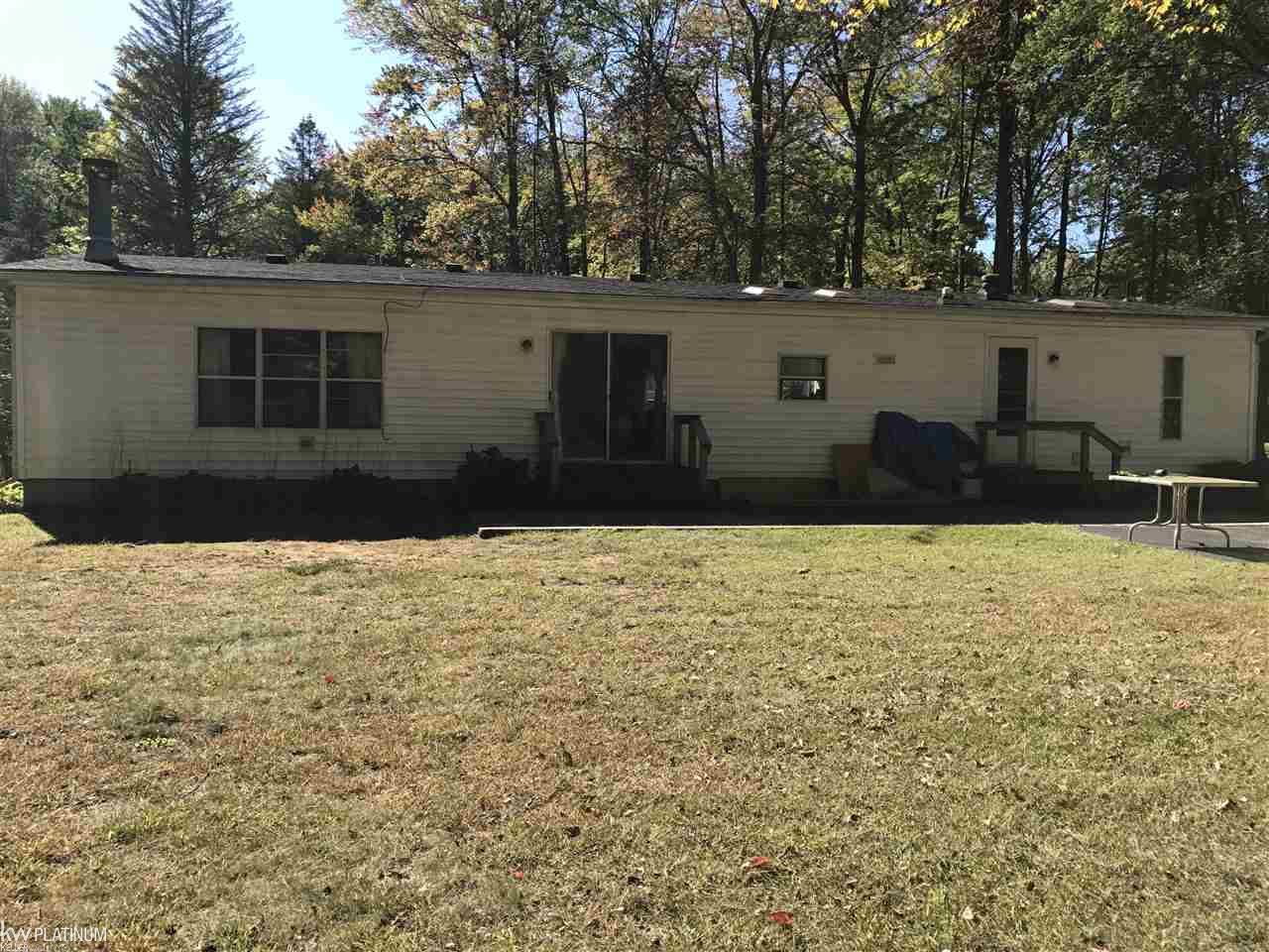 6152 Benoit Road Algonac, MI 48001 - Photo 25 of 31 31332567-24.JPG