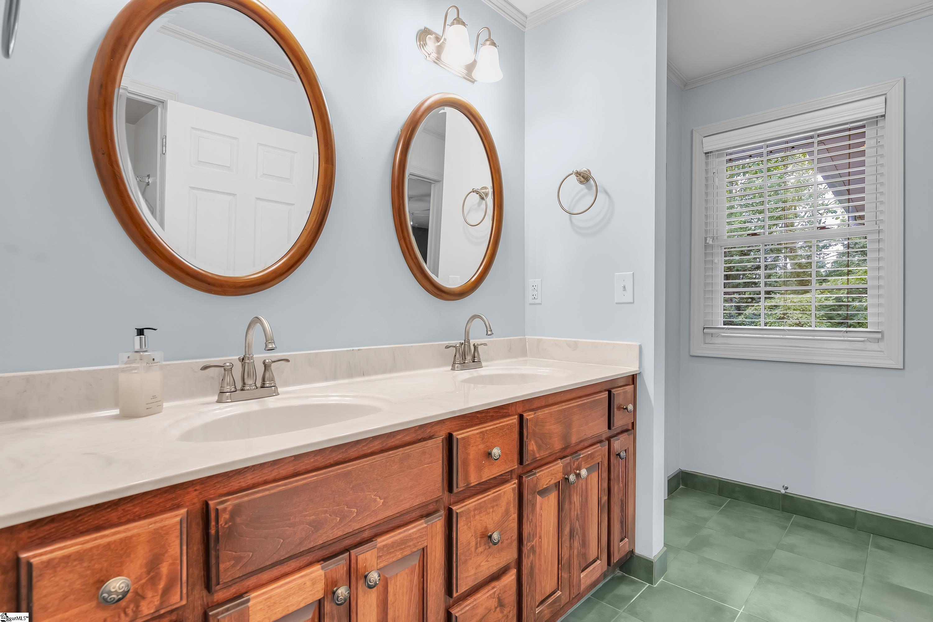 8 Rockmont Road Greenville, SC 29615 - Photo 11 of 34 Gallery Image 11