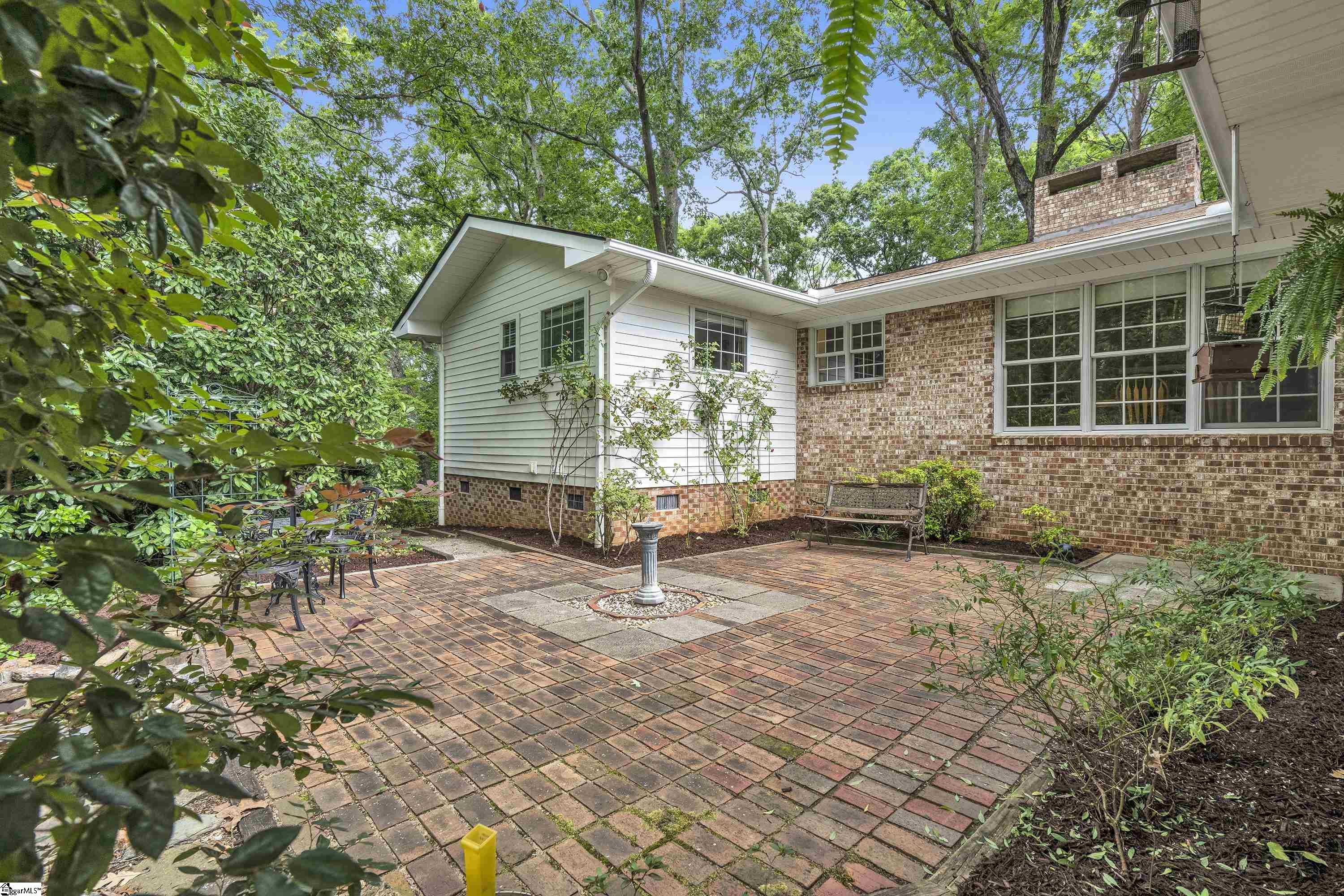 8 Rockmont Road Greenville, SC 29615 - Photo 29 of 34 Gallery Image 29