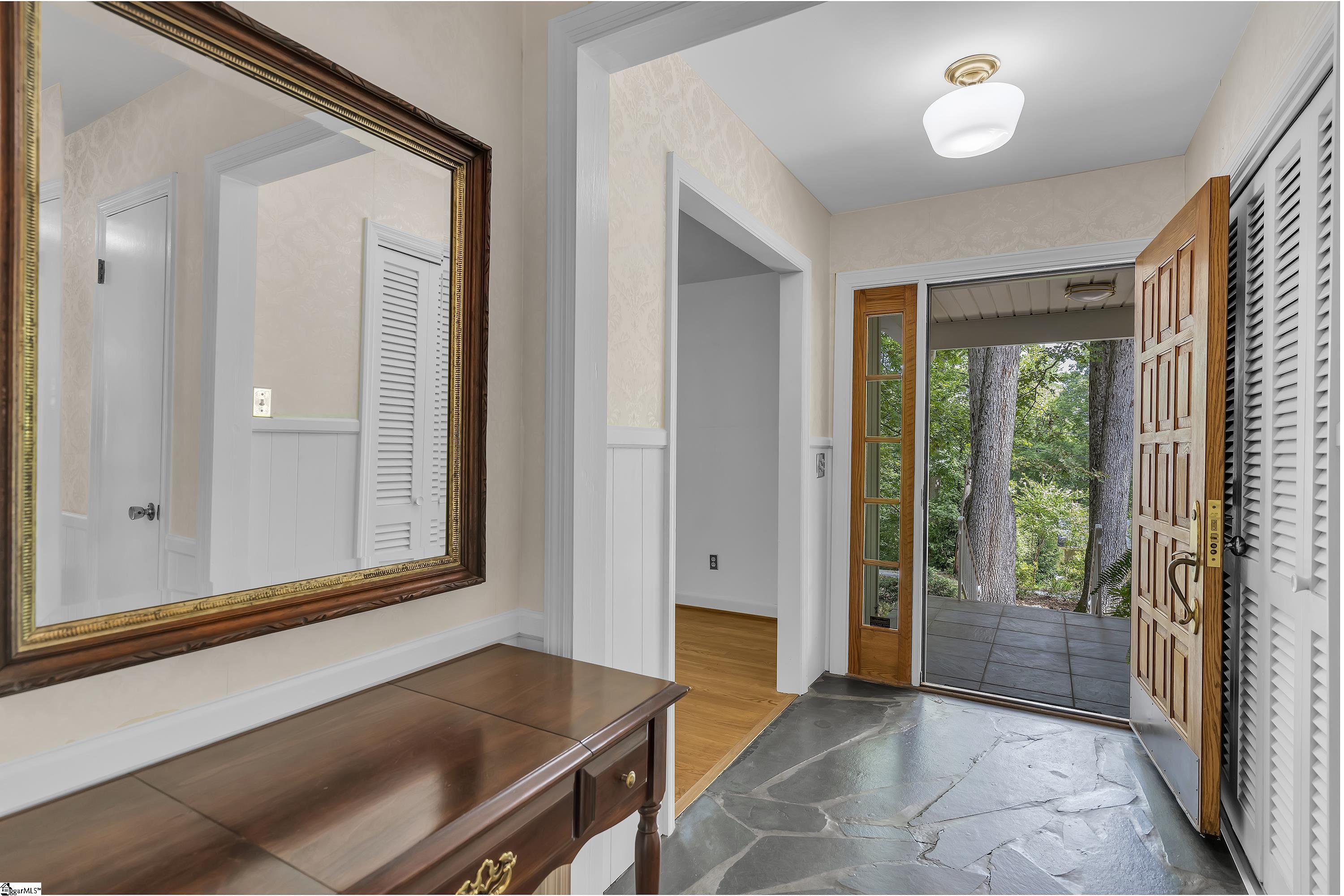 8 Rockmont Road Greenville, SC 29615 - Photo 3 of 34 Gallery Image 3