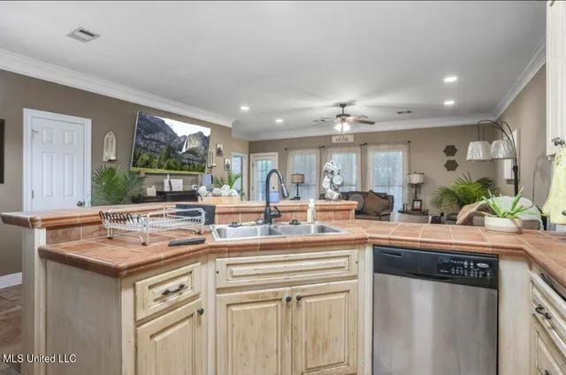 $274,990 | 77 Canal Drive, Hattiesburg, MS 39402