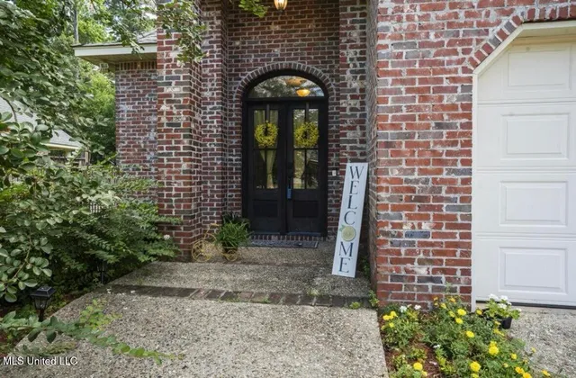 $274,990 | 77 Canal Drive, Hattiesburg, MS 39402