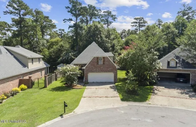 $274,990 | 77 Canal Drive, Hattiesburg, MS 39402