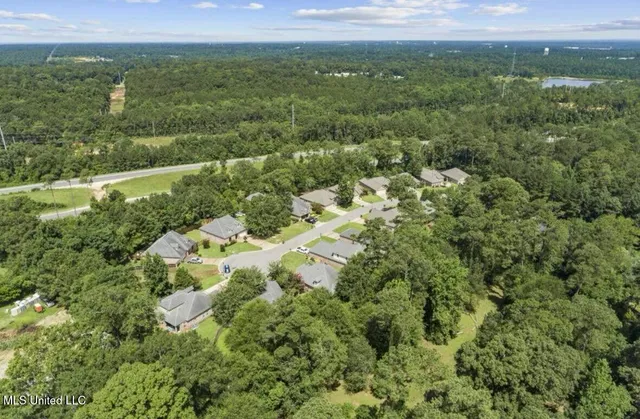 $274,990 | 77 Canal Drive, Hattiesburg, MS 39402