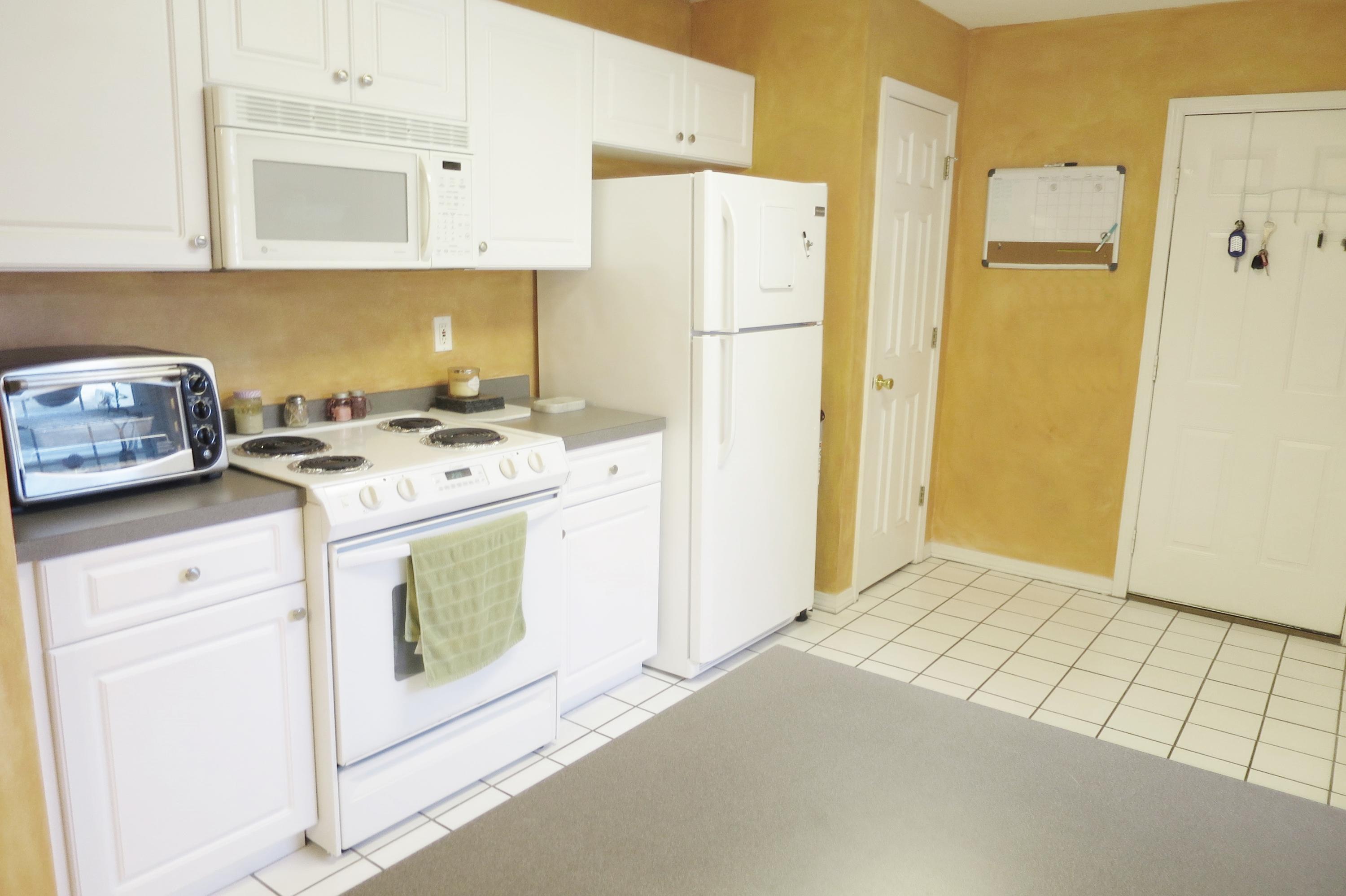1762 Old Ranch Road Fort Walton Beach, FL 32547 - Photo 8 of 21 a utility room with dryer and washer