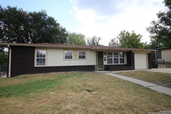 $1,450 | 314 East Glenview Drive, San Antonio, TX 78201