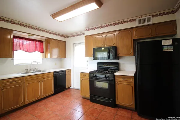 $1,450 | 314 East Glenview Drive, San Antonio, TX 78201