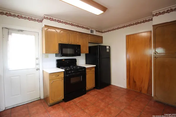 $1,450 | 314 East Glenview Drive, San Antonio, TX 78201