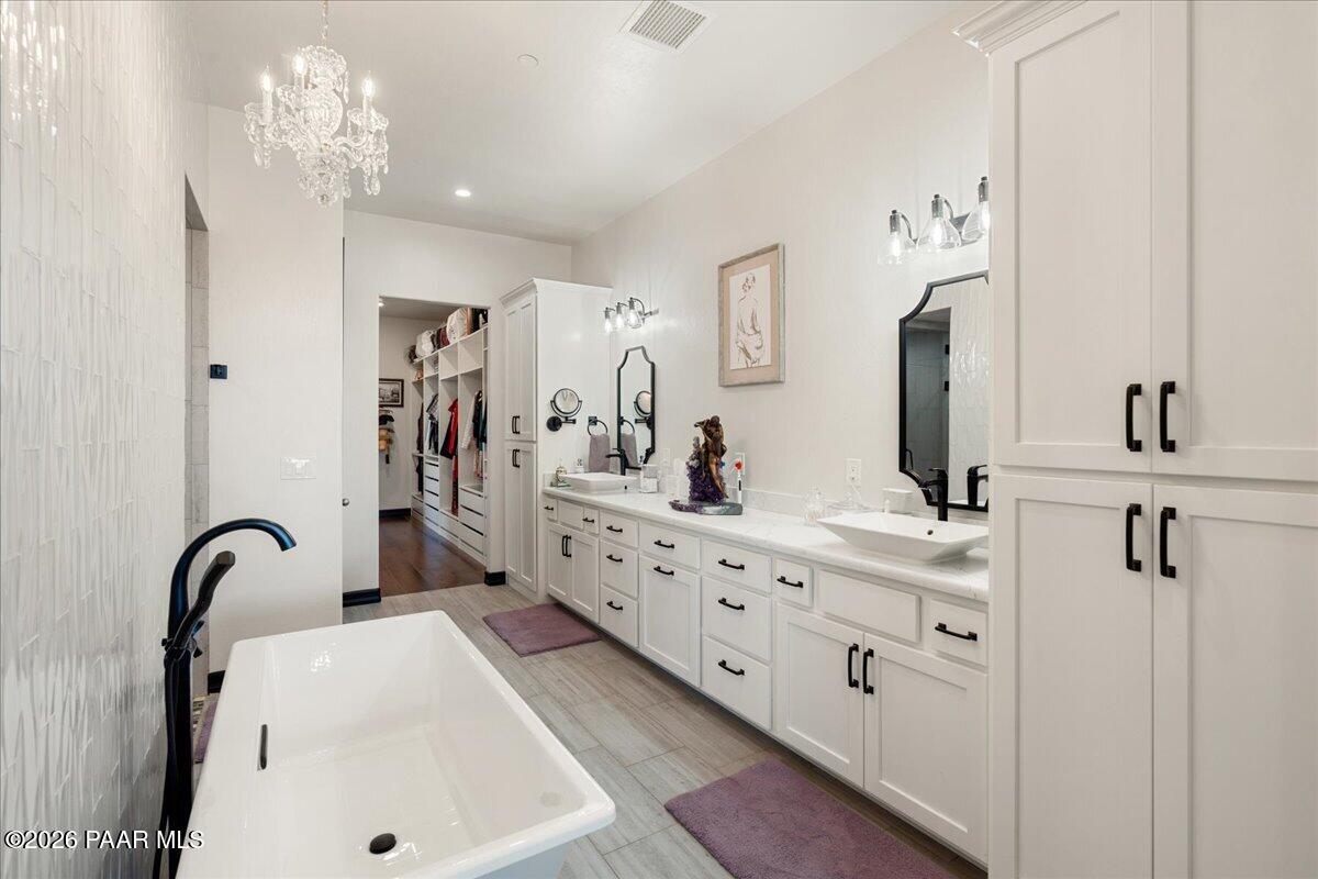 11455 East Harley Drive Prescott Valley, AZ 86315 - Photo 19 of 68 Primary Bathroom