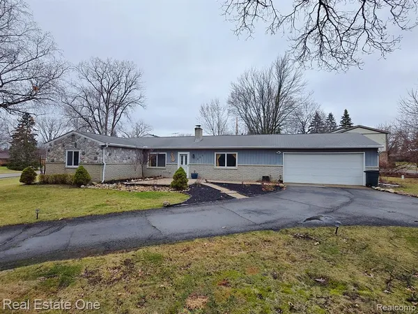 $2,395 | 2287 Strader Drive, West Bloomfield, MI 48324