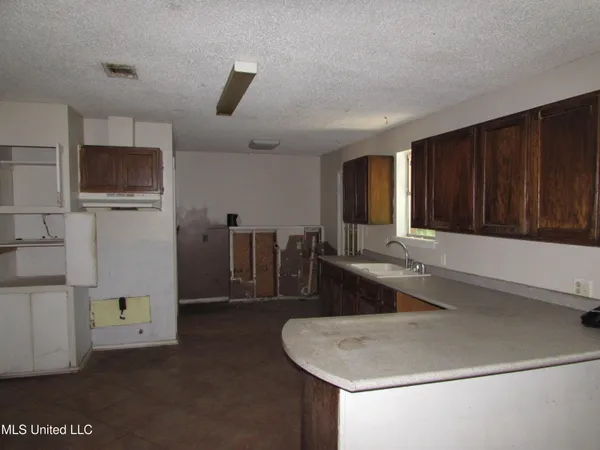 $130,000 | 731 Carter Drive, Gulfport, MS 39507