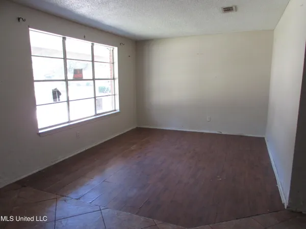 $130,000 | 731 Carter Drive, Gulfport, MS 39507