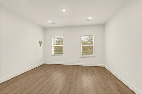 $2,300 | 1405 East 33rd Street, Unit A, Houston, TX 77022