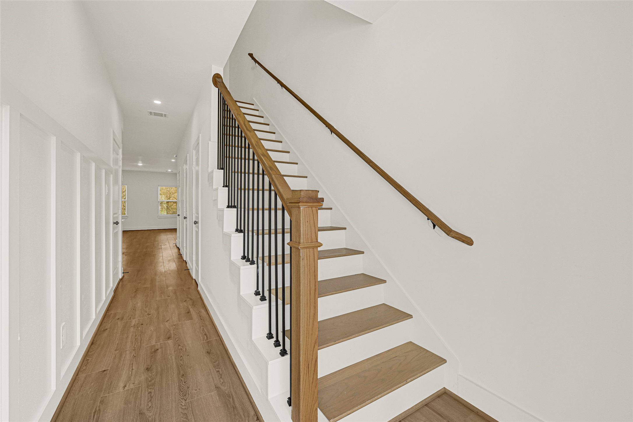 1405 East 33rd Street, Unit A Houston, TX 77022 - Photo 2 of 28