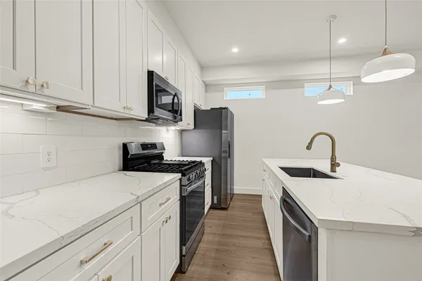 $2,300 | 1405 East 33rd Street, Unit A, Houston, TX 77022