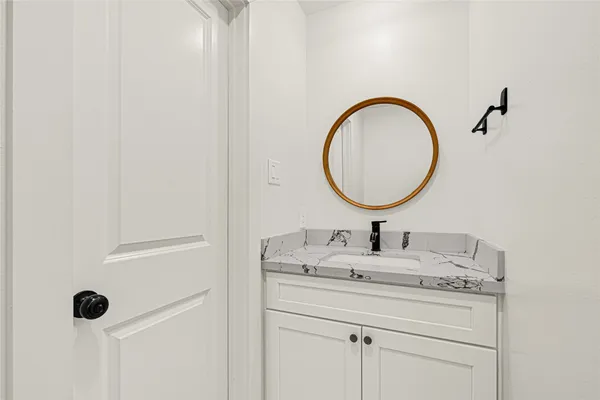 $2,300 | 1405 East 33rd Street, Unit A, Houston, TX 77022