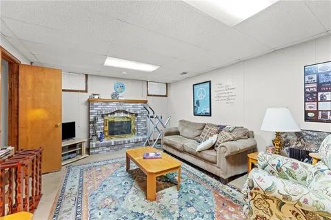 $375,000 | 1604 Southwest Jeffrey Court, Lee's Summit, MO 64081