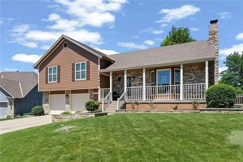 $375,000 | 1604 Southwest Jeffrey Court, Lee's Summit, MO 64081