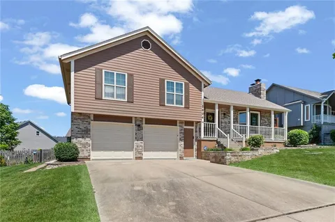 $375,000 | 1604 Southwest Jeffrey Court, Lee's Summit, MO 64081