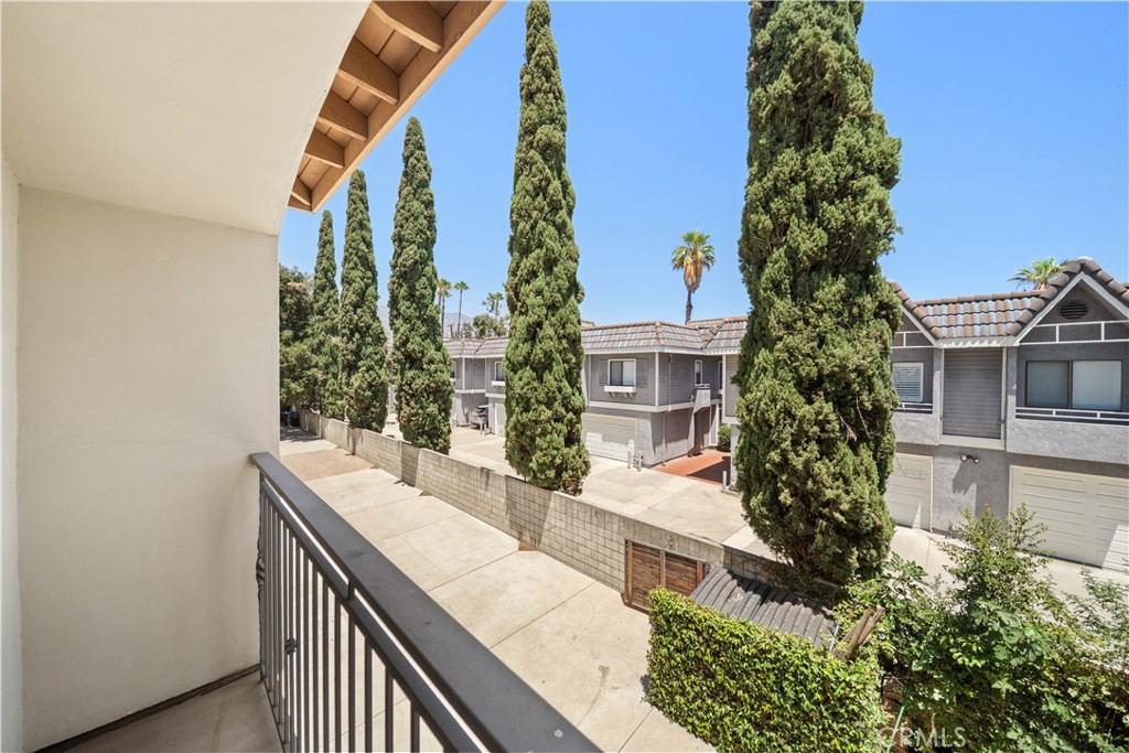 2438 Oneida Street, Unit D Pasadena, CA 91107 - Photo 27 of 45