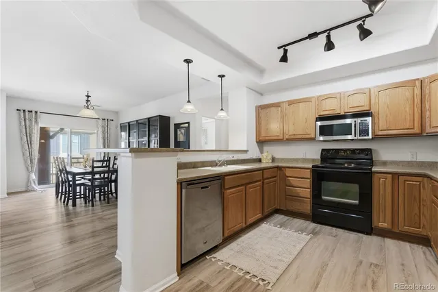 $470,000 | 3851 Stonebrush Drive, Unit 11B, Highlands Ranch, CO 80126