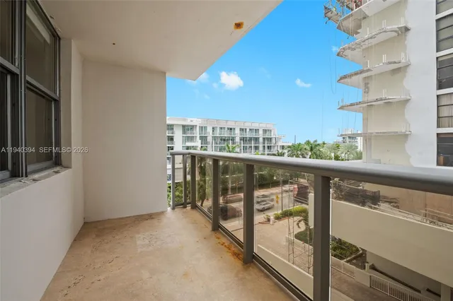 $2,900 | 6039 Collins Avenue, Unit 509, Miami Beach, FL 33140