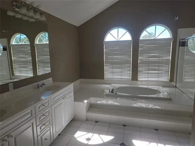 $2,795 | 2648 Sabal Springs Drive, Unit 6, Clearwater, FL 33761