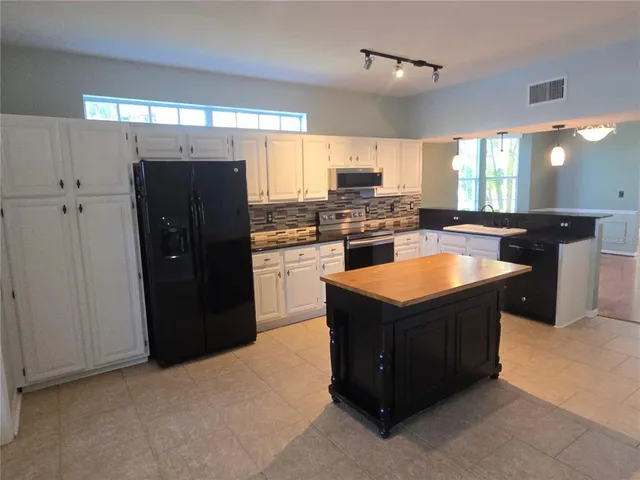 $2,795 | 2648 Sabal Springs Drive, Unit 6, Clearwater, FL 33761