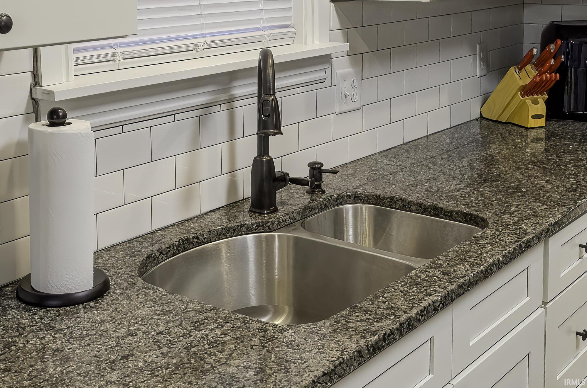 802 Lavina Street Fort Wayne, IN 46802 - Photo 10 of 35