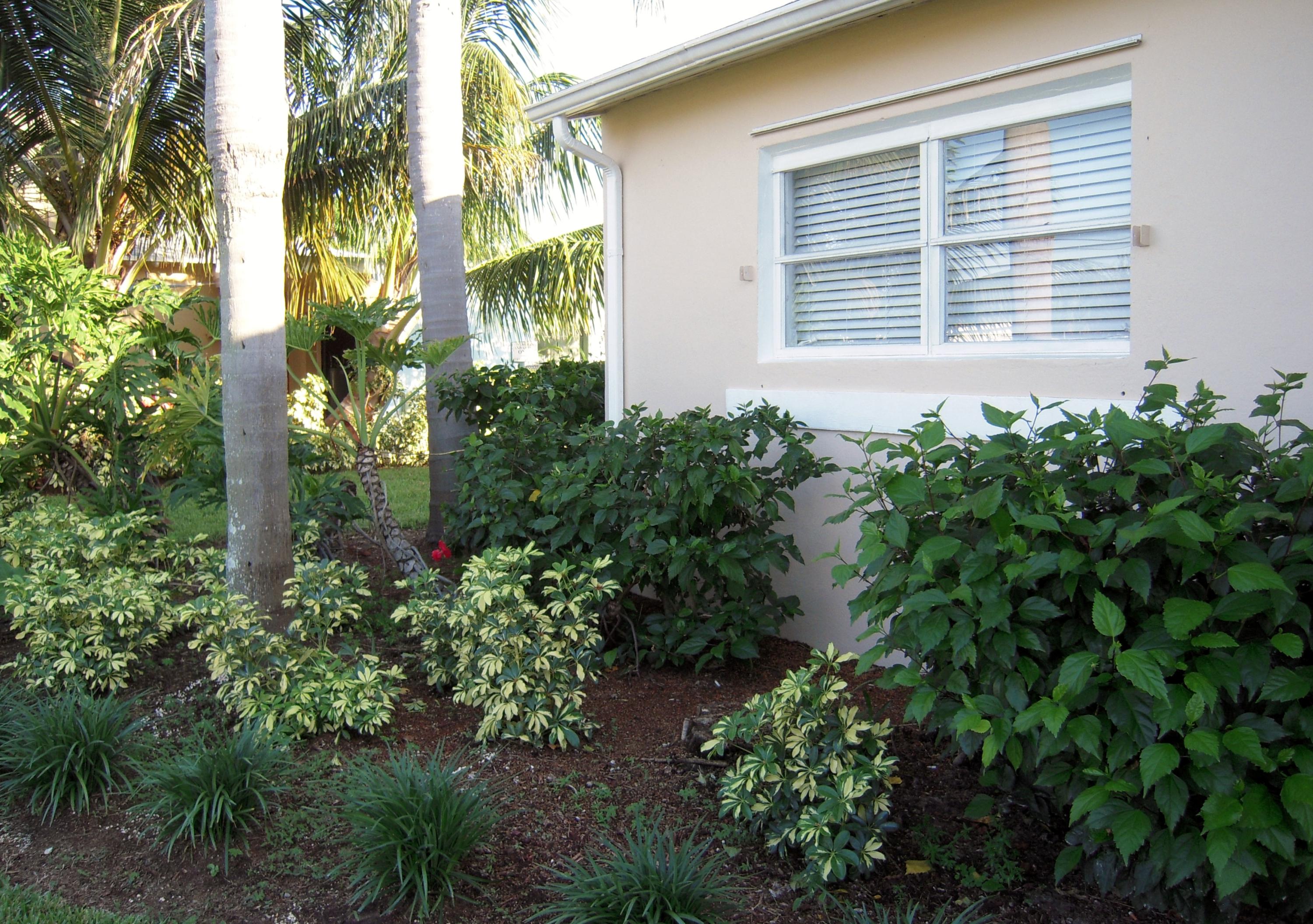 386 Gregory Road West Palm Beach, FL 33405 - Photo 16 of 21 036