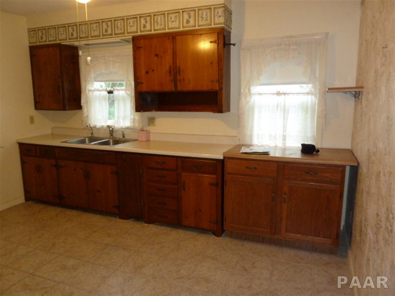 8707 North Picture Ridge Road Peoria, IL 61615 - Photo 3 of 12 Gallery Image 3