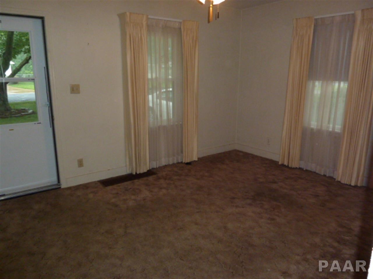 8707 North Picture Ridge Road Peoria, IL 61615 - Photo 5 of 12 Gallery Image 5