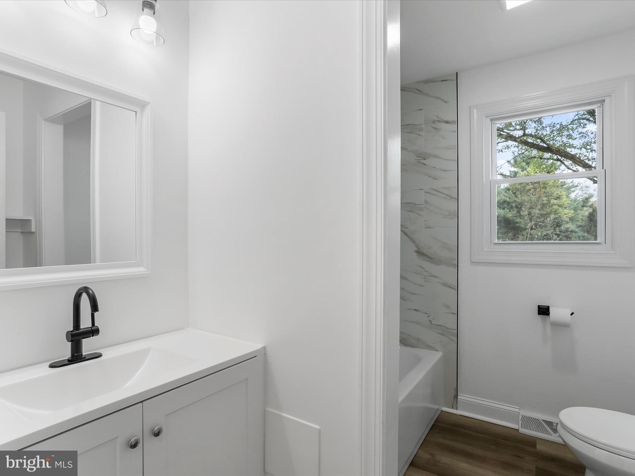 11905 Boyd Road Clear Spring, MD 21722 - Photo 15 of 39 Upstairs Full Bathroom