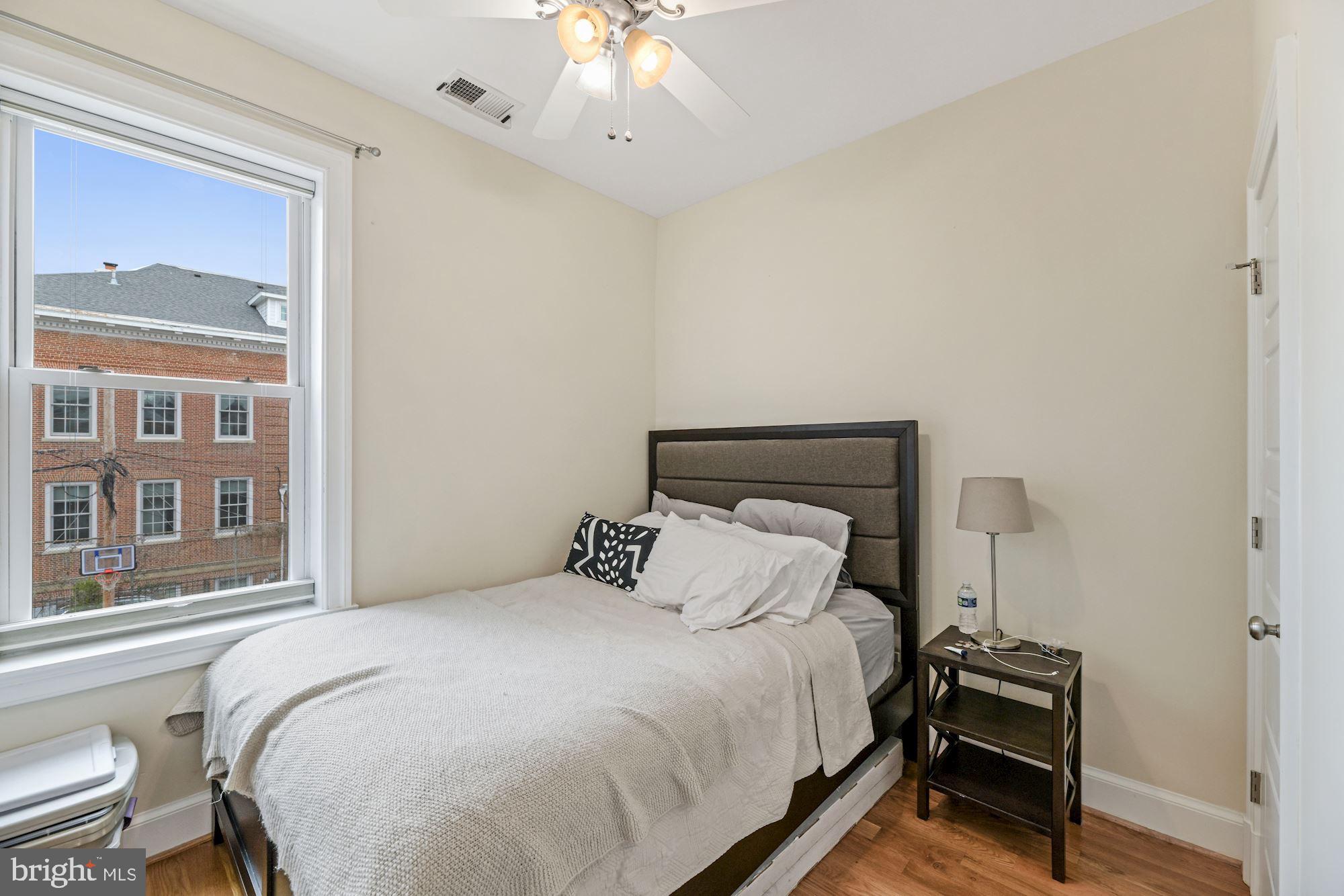 332 10th Street Northeast Washington, DC 20002 - Photo 11 of 32 Gallery Image 11