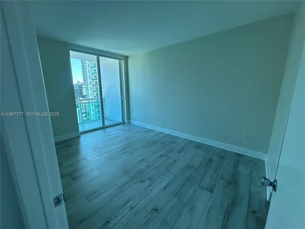 $4,200 | 950 Brickell Bay Drive, Unit 2007, Miami, FL 33131