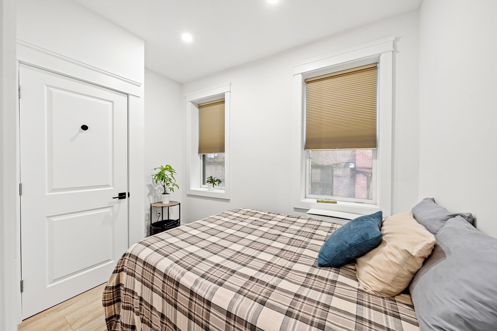 31 Irving Street, Unit 4 Boston, MA 02114 - Photo 9 of 15