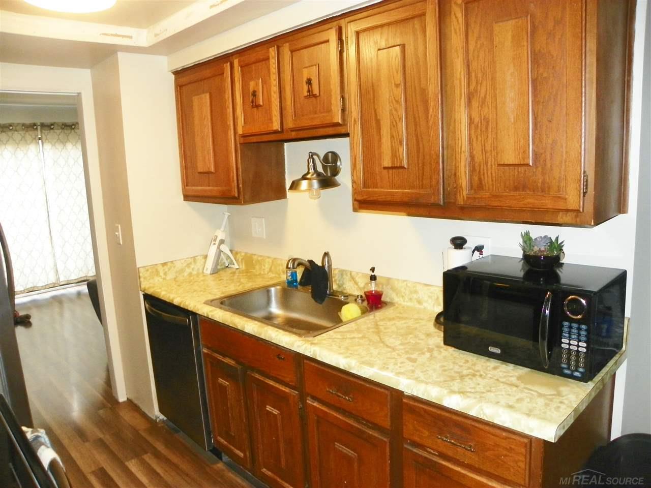 1432 Oakbrook Rochester Hills, Unit BLDG 12 Rochester, MI 48307 - Photo 5 of 19