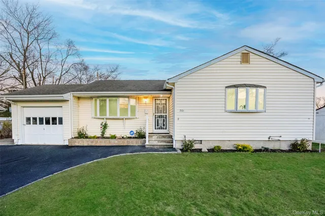 $649,000 | 201 Hilltop Drive, Brentwood, NY 11717