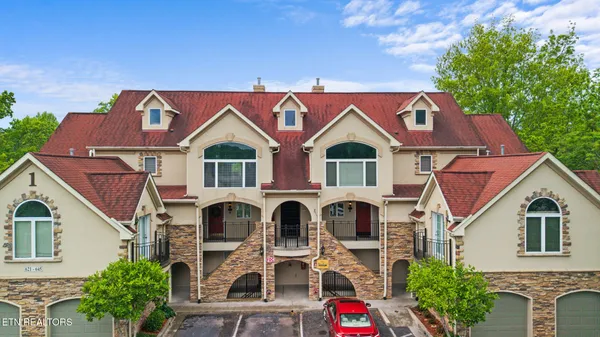 $384,900 | 643 River Pl Way, Unit A401, Sevierville, TN 37862
