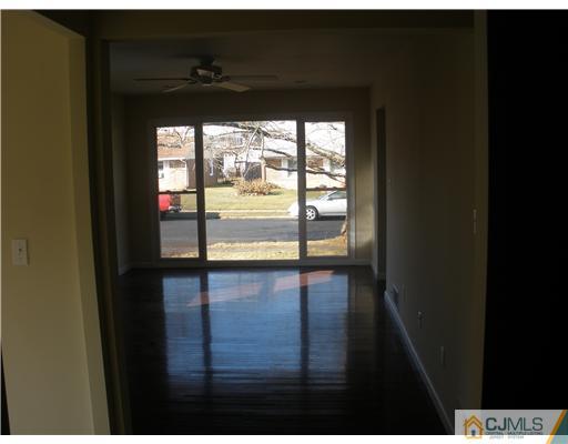 15 Roger Road Edison, NJ 08817 - Photo 3 of 12