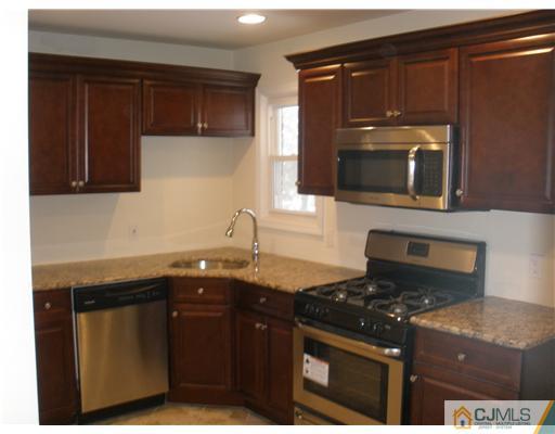 15 Roger Road Edison, NJ 08817 - Photo 4 of 12