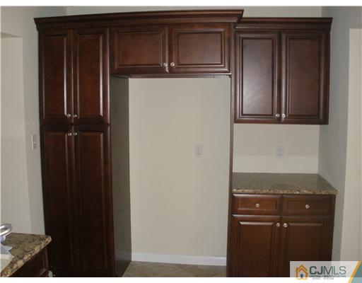 15 Roger Road Edison, NJ 08817 - Photo 5 of 12