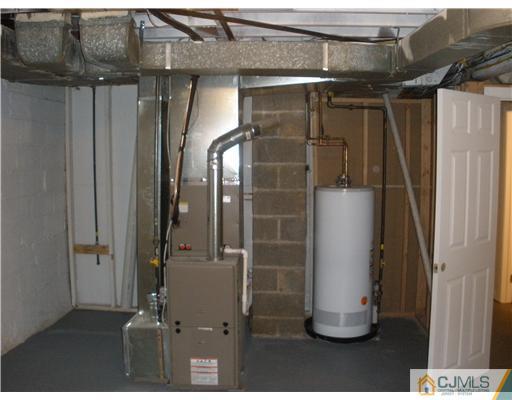 15 Roger Road Edison, NJ 08817 - Photo 10 of 12