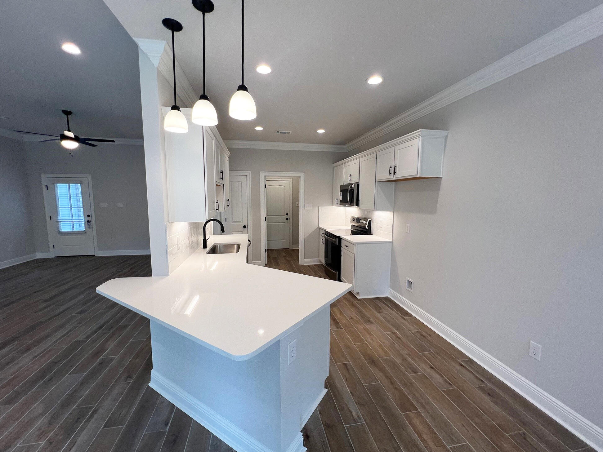 68 Apollo Avenue Freeport, FL 32439 - Photo 4 of 13 kitchen 3