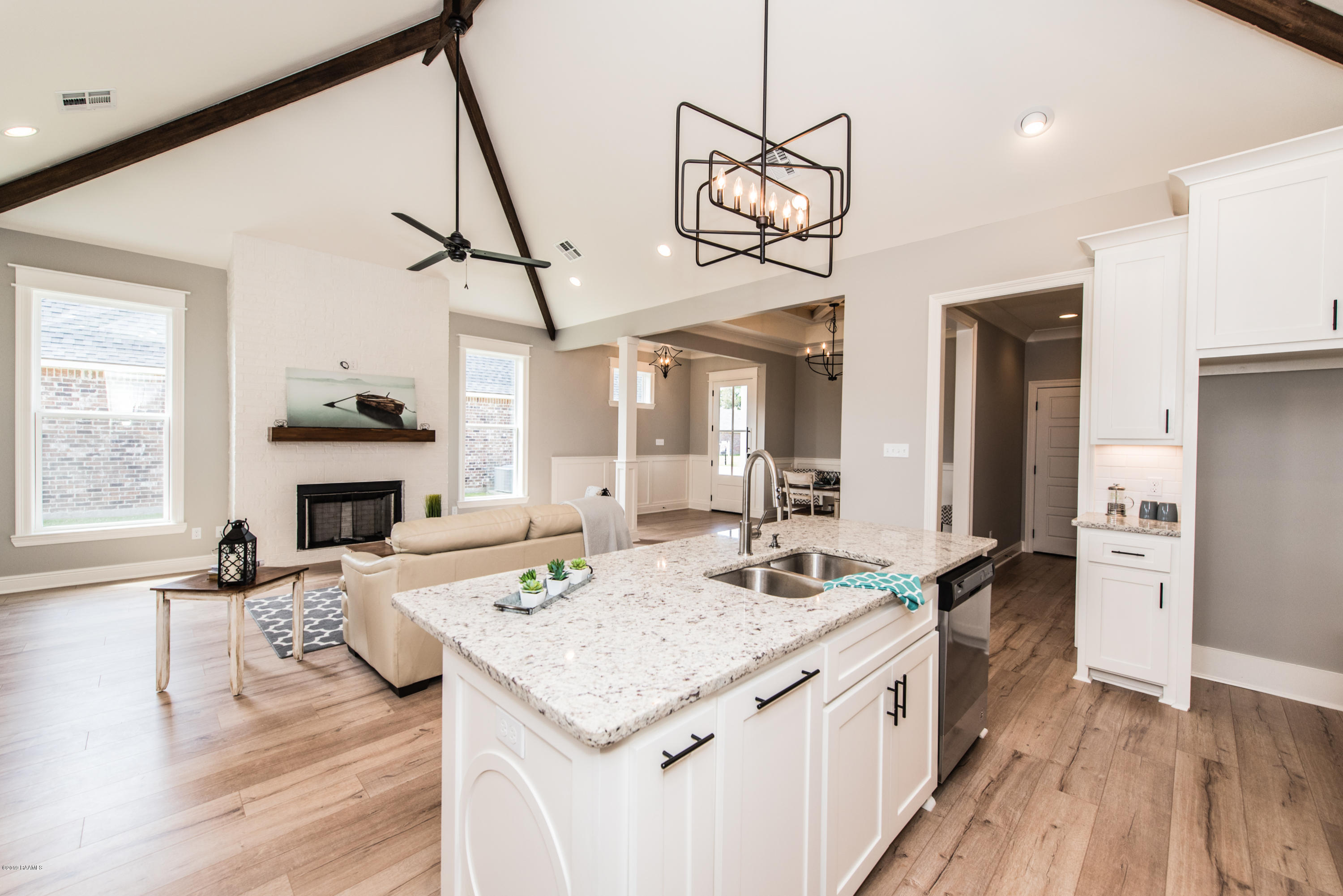 206 Whispering Meadows Road Broussard, LA 70518 - Photo 9 of 31 Gallery Image 9