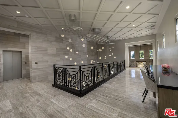 a view of entryway with livingroom