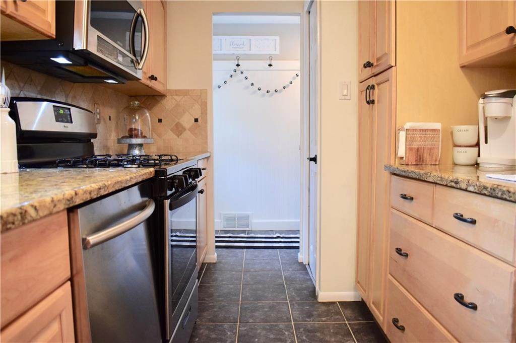 4820 Girard Road Pittsburgh, PA 15227 - Photo 11 of 25 Gallery Image 11