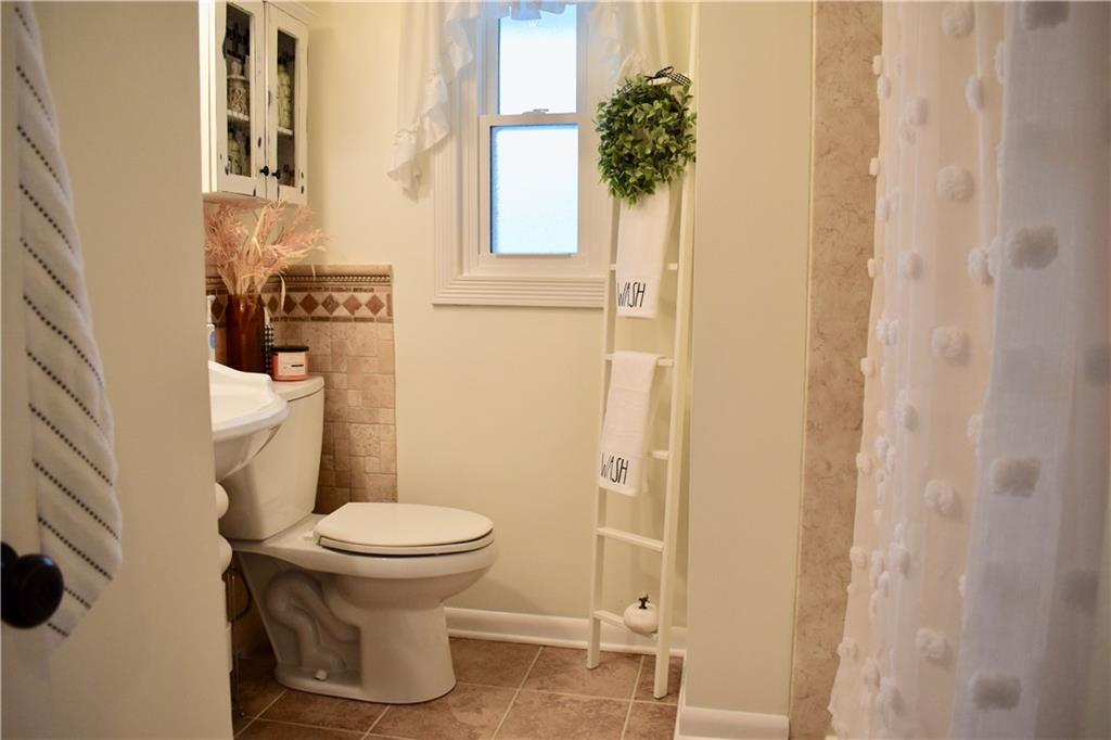 4820 Girard Road Pittsburgh, PA 15227 - Photo 12 of 25 Gallery Image 12