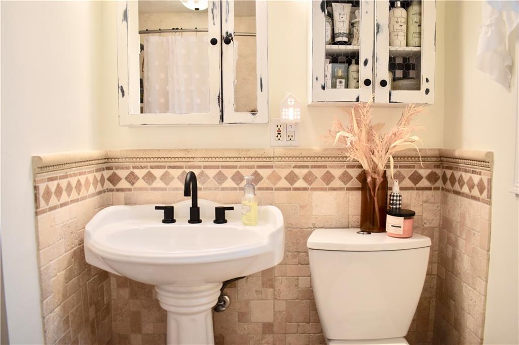 4820 Girard Road Pittsburgh, PA 15227 - Photo 13 of 25 Gallery Image 13